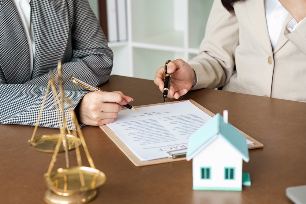 real estate lawyer